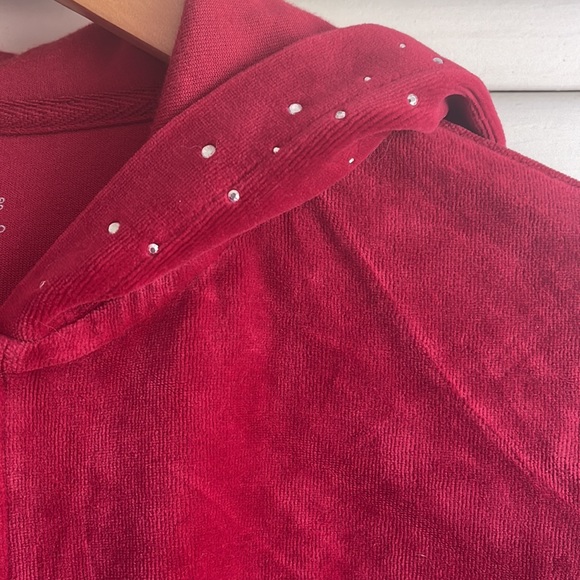 Red Velvet Hoodie - Picture 3 of 11